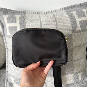 ☀️🌴New Amazon Belt Bag with Gold Zipper